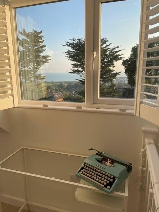 Villa The Bolt Hole Hythe Panoramic Coast And Sea Views Esterno foto